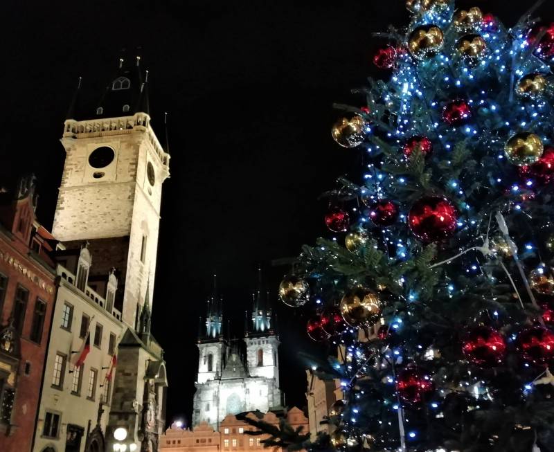 Współpraca Diabła I Anioła, Czyli Adwent W Pradze